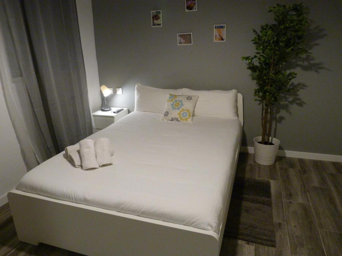 Intimo Y Acogedor "Algunos" Con Banera Hidromasaje Valência Exterior foto